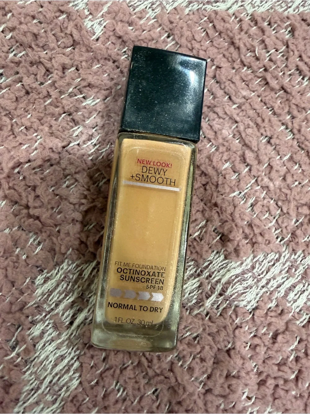 Maybelline Fit Me Dewy + Smooth Foundation — Light Beige